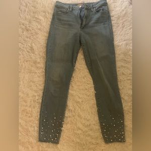 Fitted ankle height blue jeans